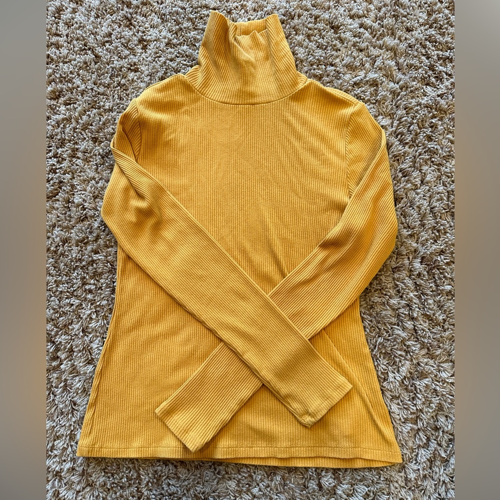 Long sleeve Turtleneck, Mustard. Teen medium.